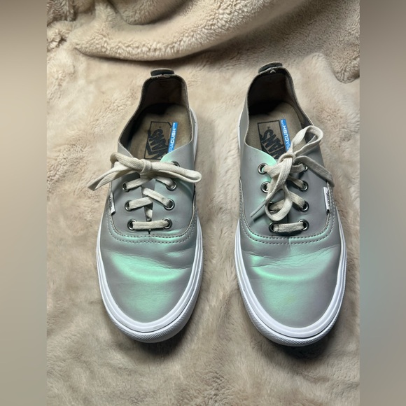 Vans Womens Size 7 - Picture 1 of 5